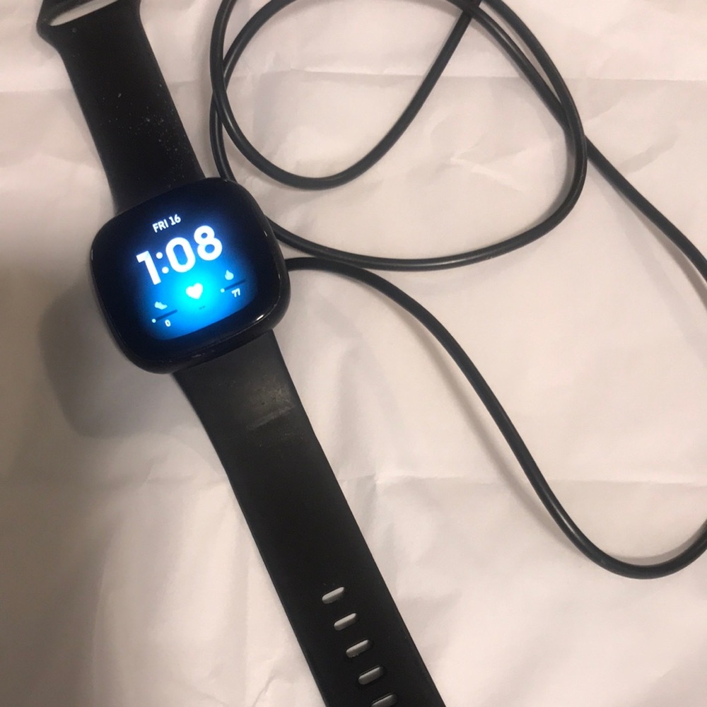 Fit Bit Versa 3 with Box